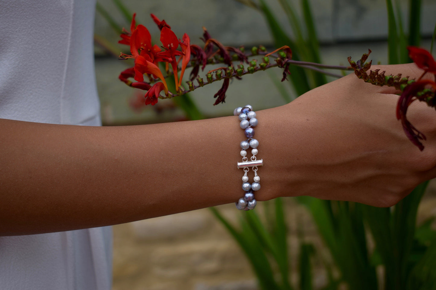 Multi Strand Pearl Bracelet in Grey and Black / Real Pearl Bracelet / Freshwater Pearl Bracelet / Coloured Pearl Bracelet