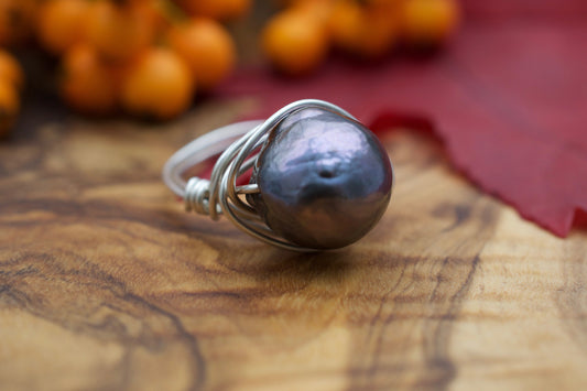 Black Pearl Ring in Sterling Silver